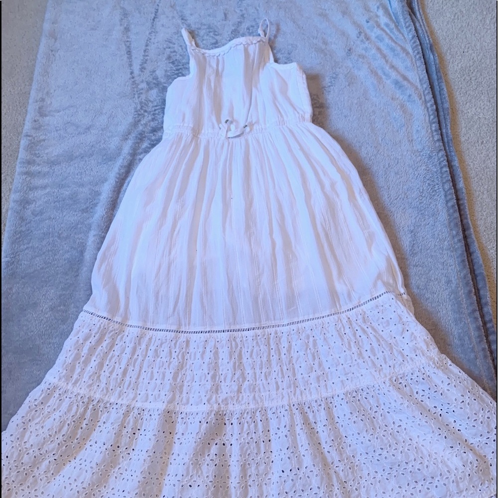 white maxi dress with tie around waist